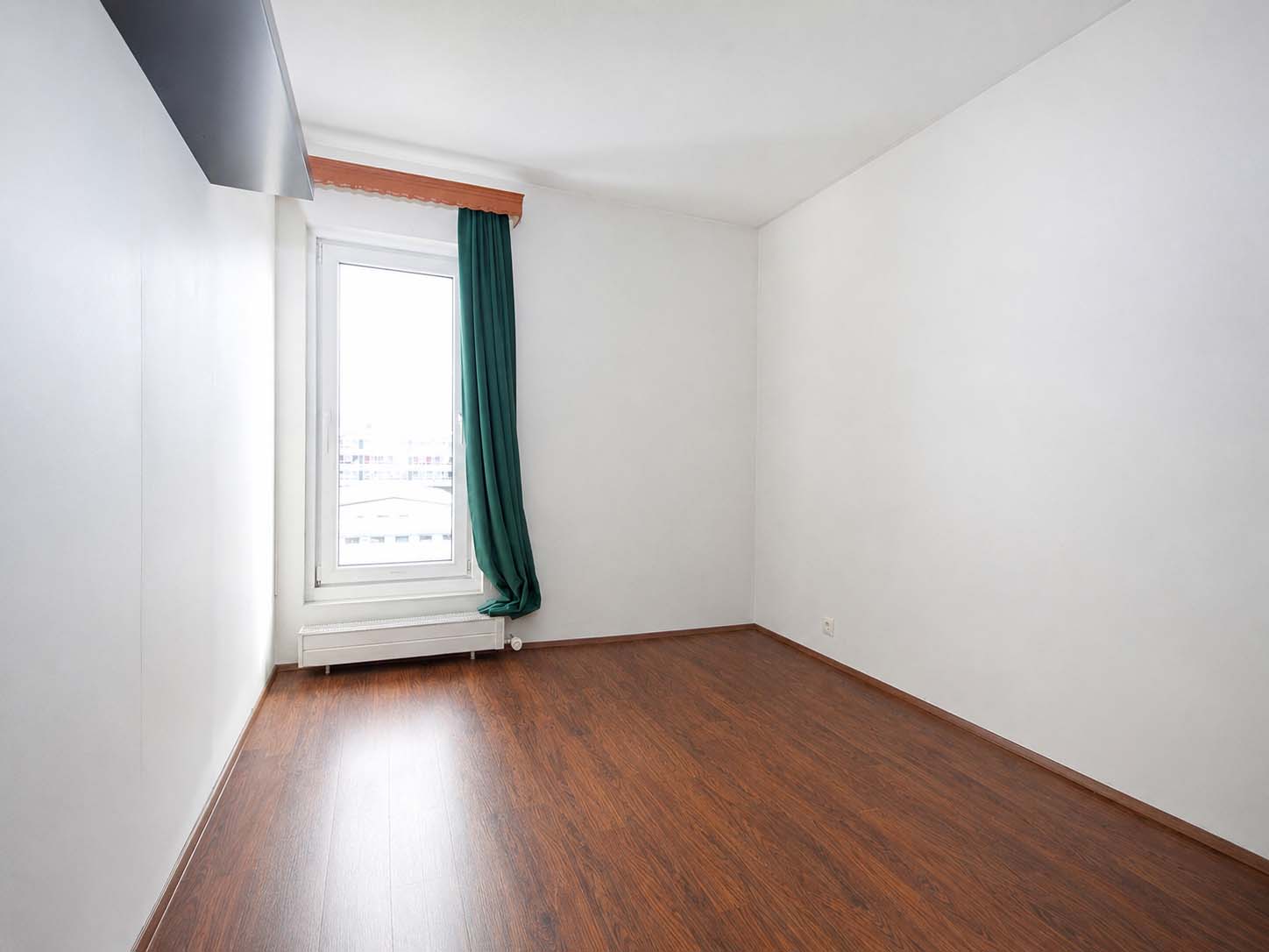reykjavík-apartment-flip-06
